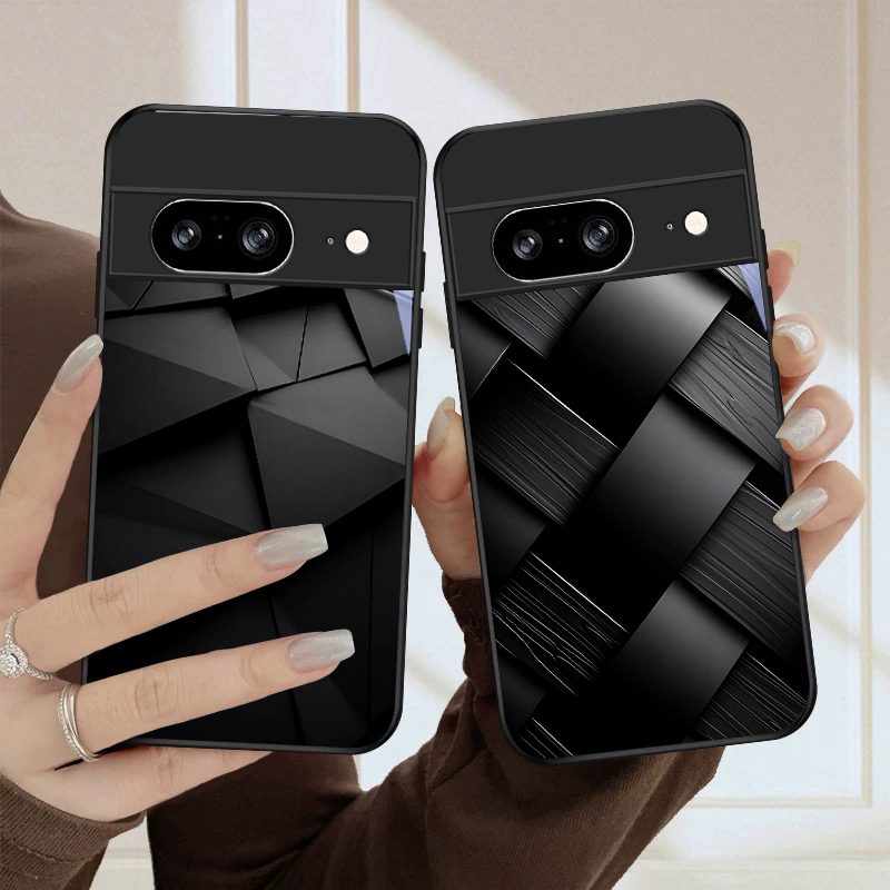 غطاء هاتف زجاجي أسود بنمط هندس - مراجعة Phone Cases Google Pixel 7 وسعره