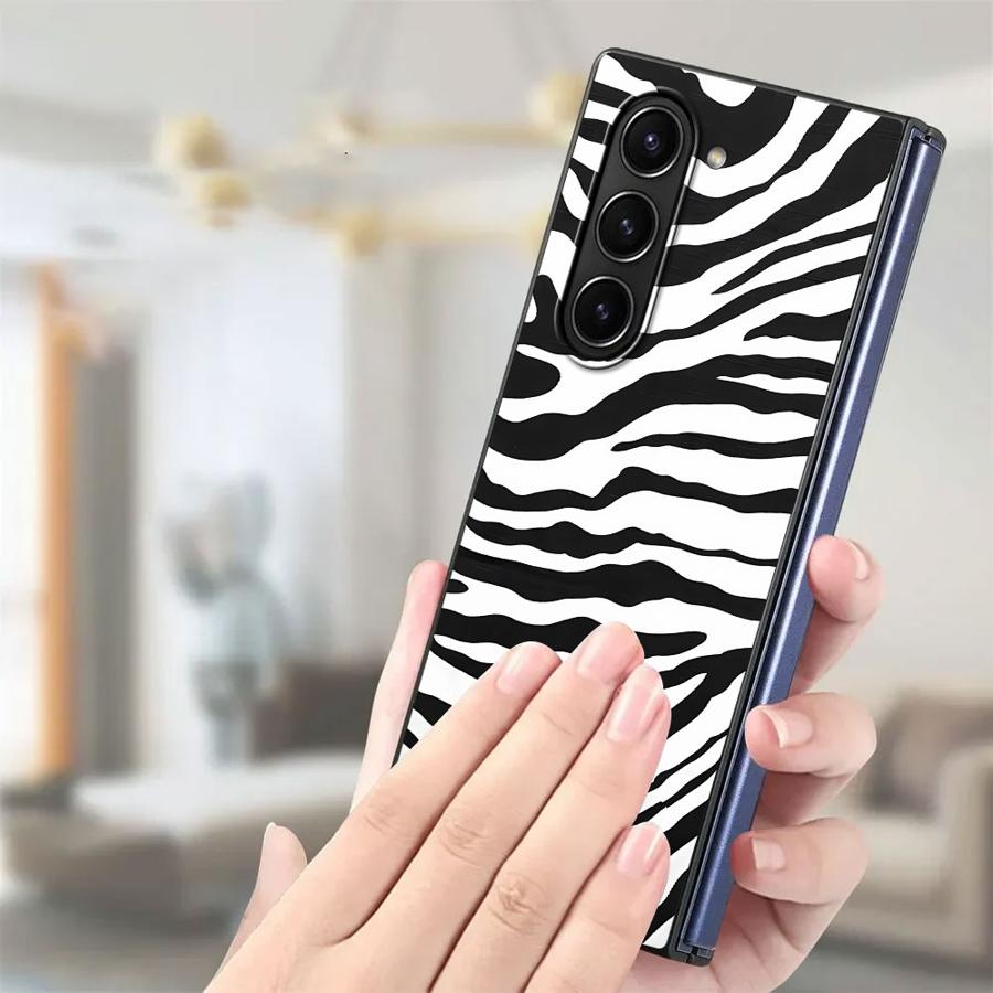 زيبرا مخطط عباد الشمس عودة غطا - مراجعة Phone Cases Z Fold 5 وسعره